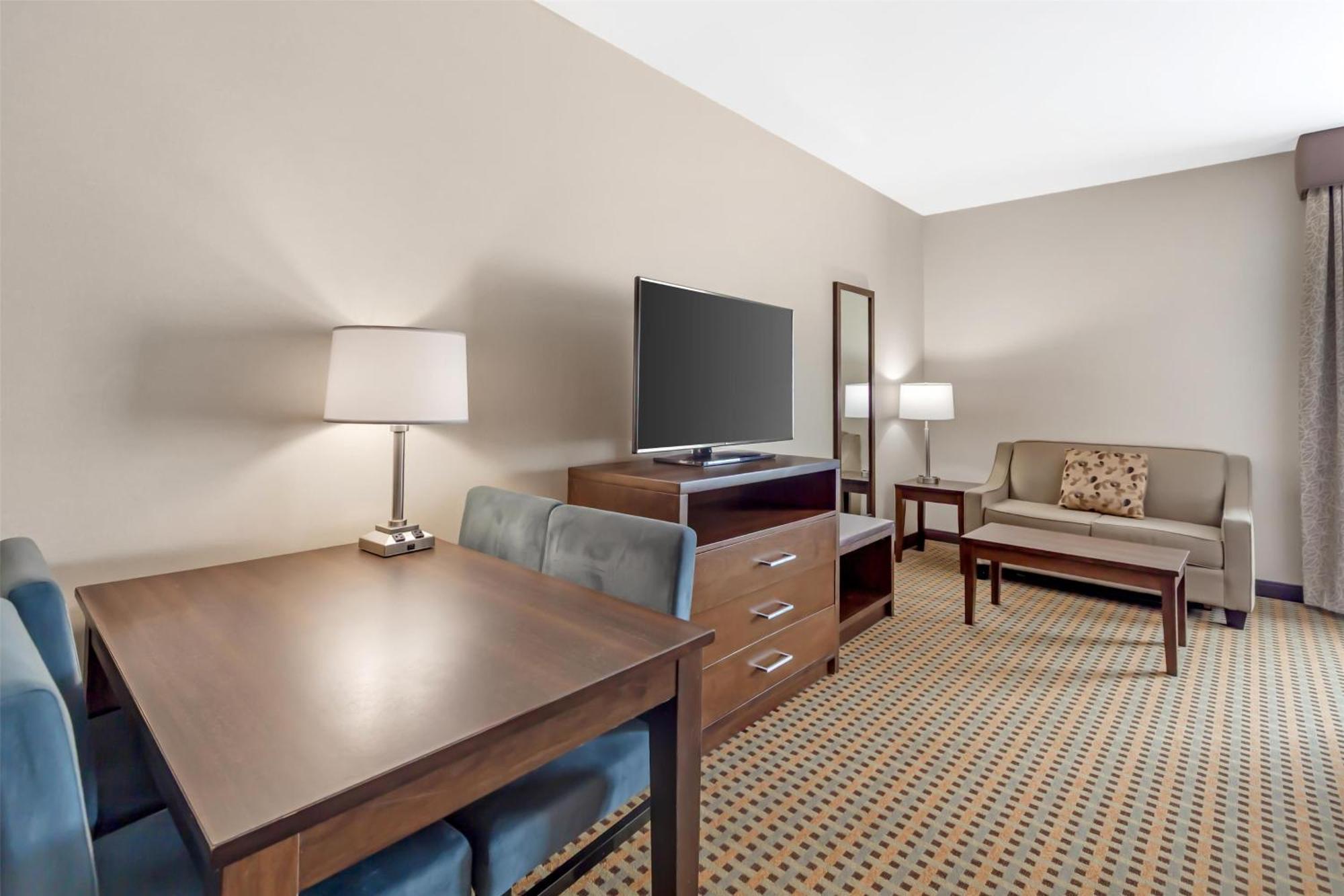 Best Western Plus Hinton Inn & Suites Exterior foto