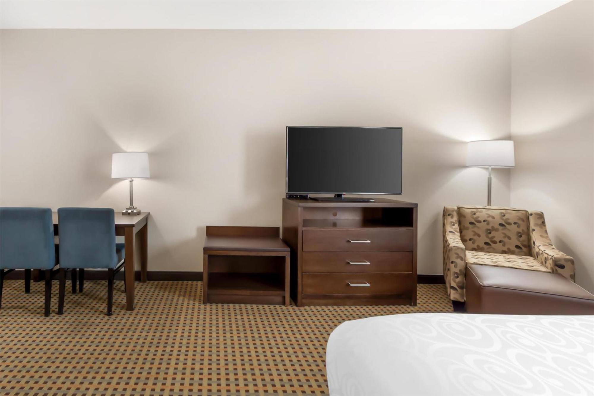 Best Western Plus Hinton Inn & Suites Exterior foto